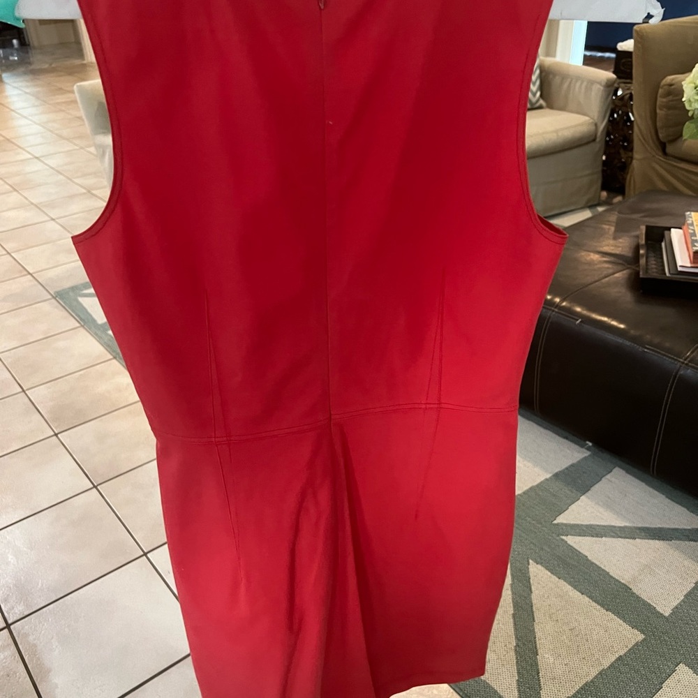 Red dress! - Picture 2 of 3